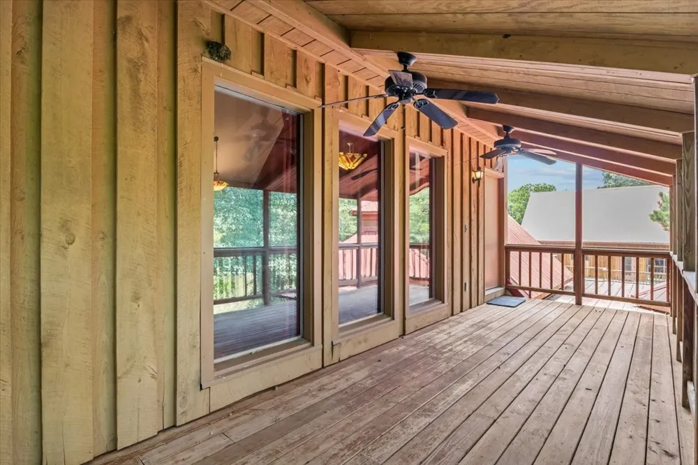 4060 Dyer Rd Hurricane Mills, TN 37078