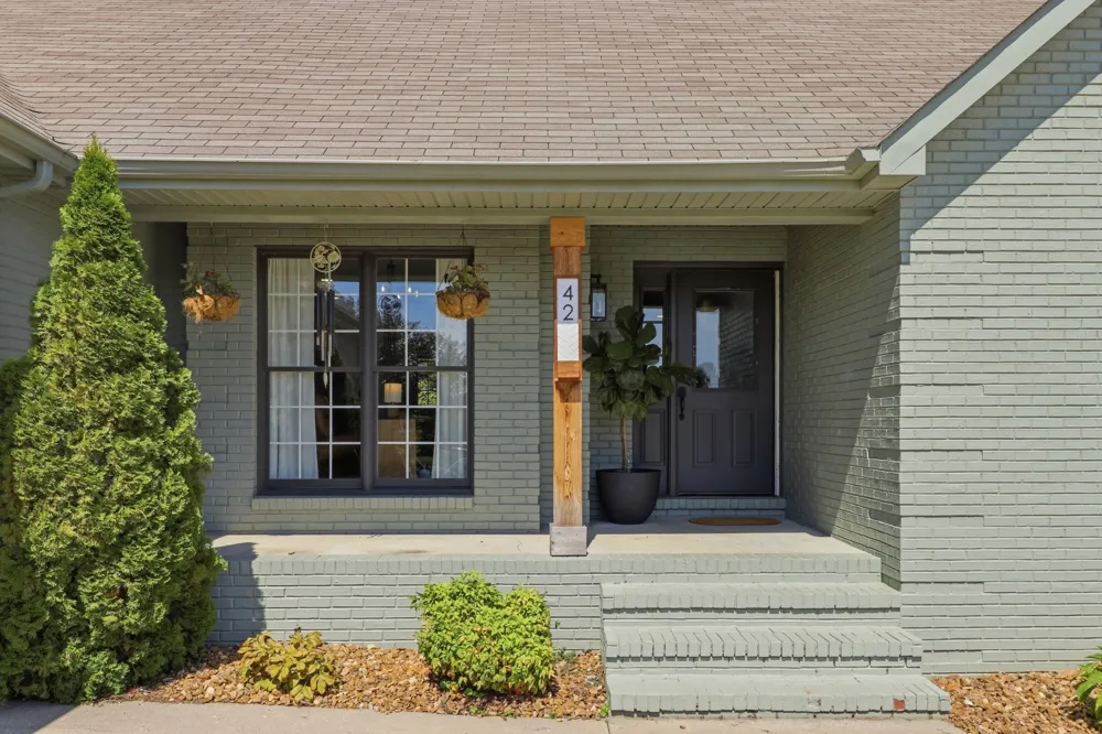 42 Starboard Ct Estill Springs, TN 37330