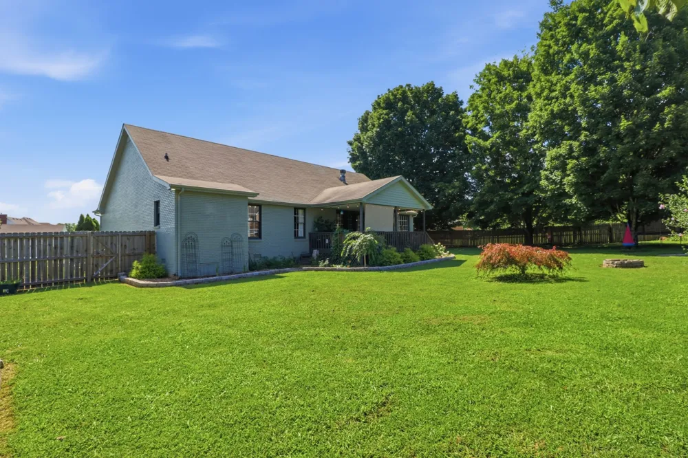 42 Starboard Ct Estill Springs, TN 37330