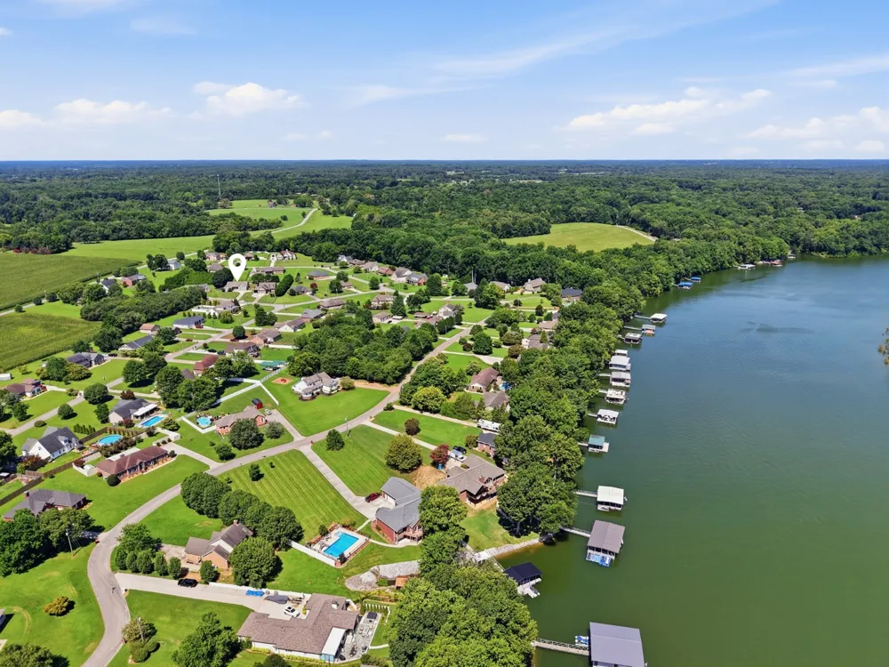 42 Starboard Ct Estill Springs, TN 37330