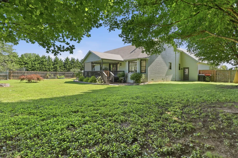 42 Starboard Ct Estill Springs, TN 37330