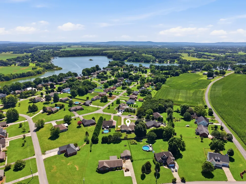 42 Starboard Ct Estill Springs, TN 37330