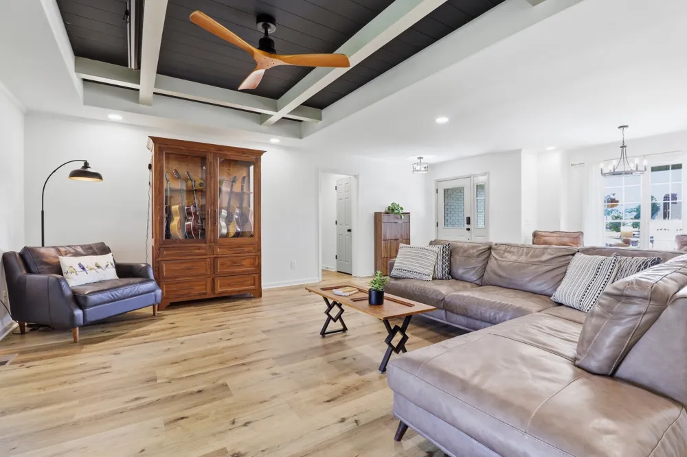 42 Starboard Ct Estill Springs, TN 37330