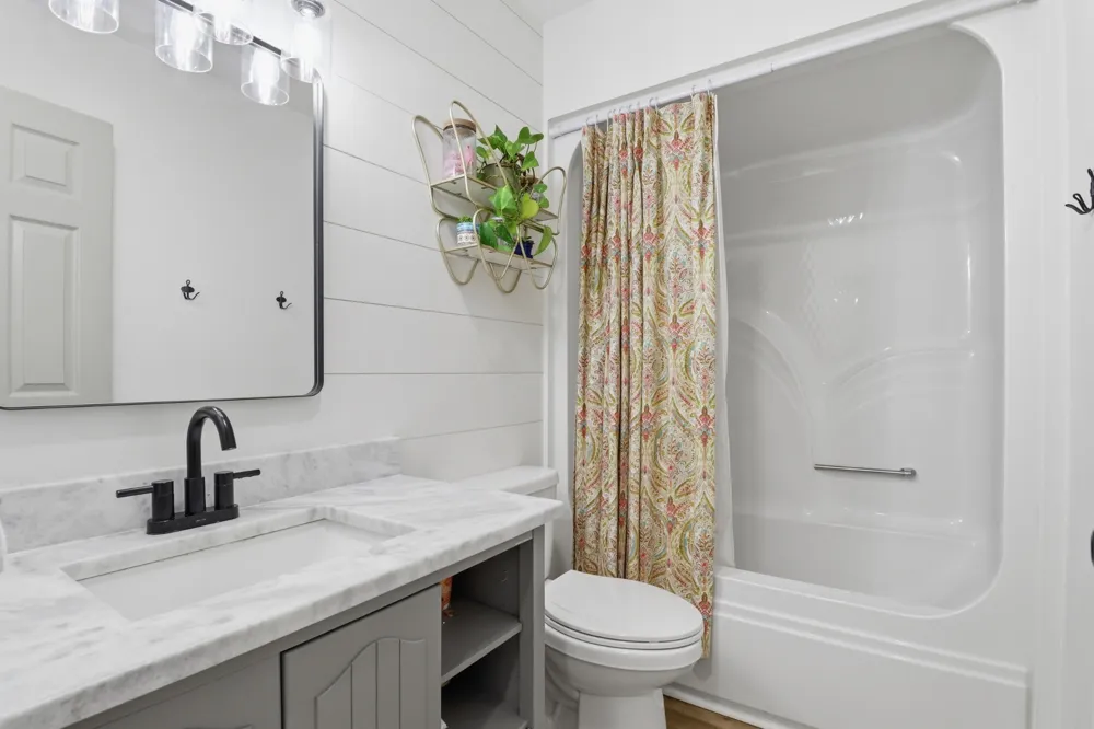 42 Starboard Ct Estill Springs, TN 37330
