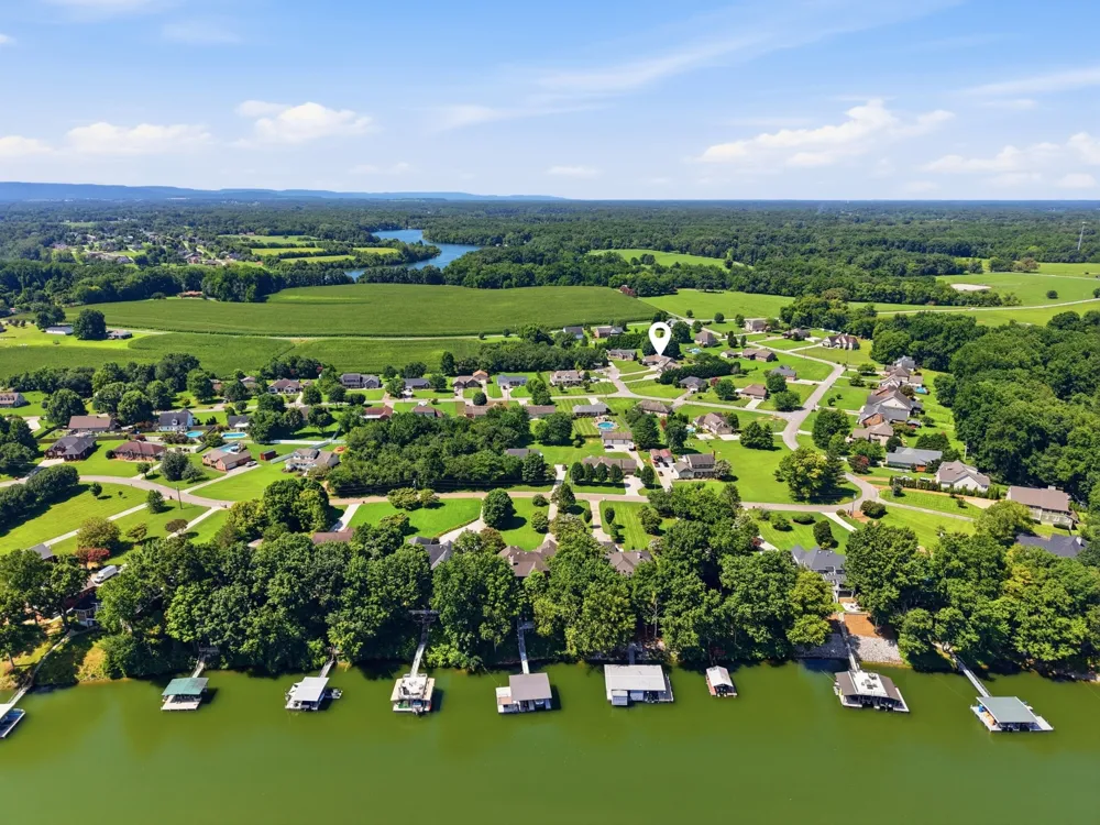 42 Starboard Ct Estill Springs, TN 37330