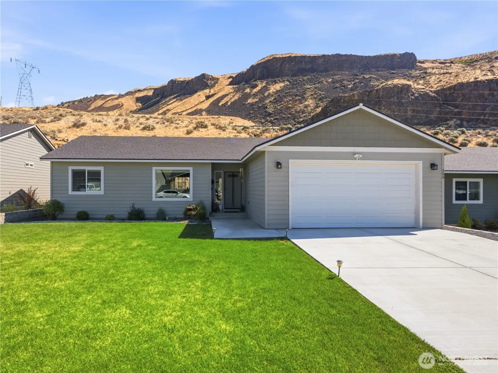159 George Loop Rock Island, WA 98850