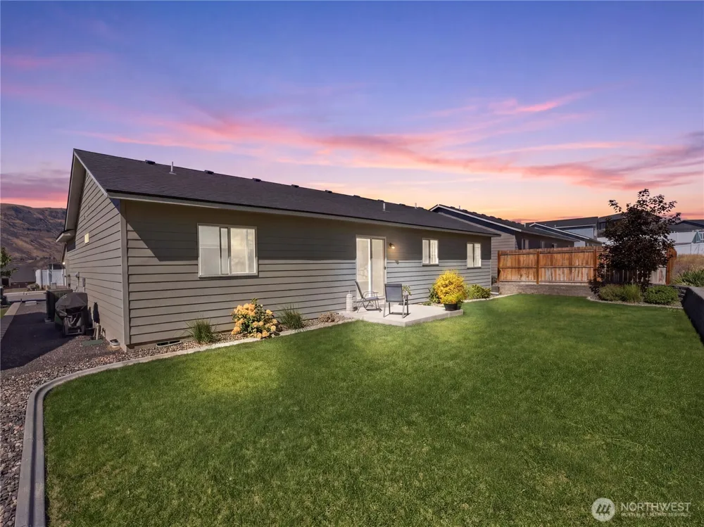 159 George Loop Rock Island, WA 98850