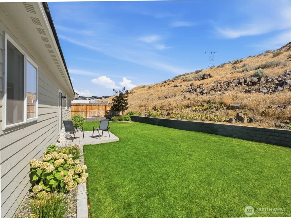 159 George Loop Rock Island, WA 98850