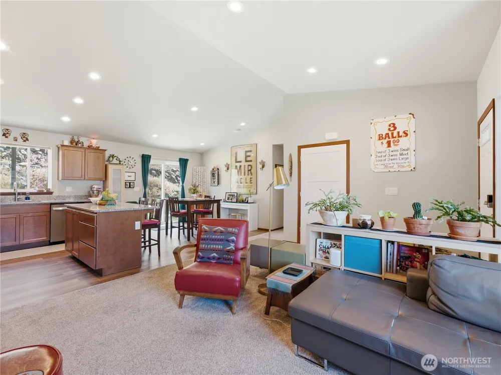 159 George Loop Rock Island, WA 98850