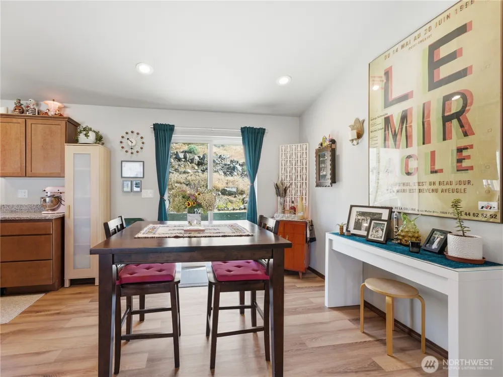 159 George Loop Rock Island, WA 98850