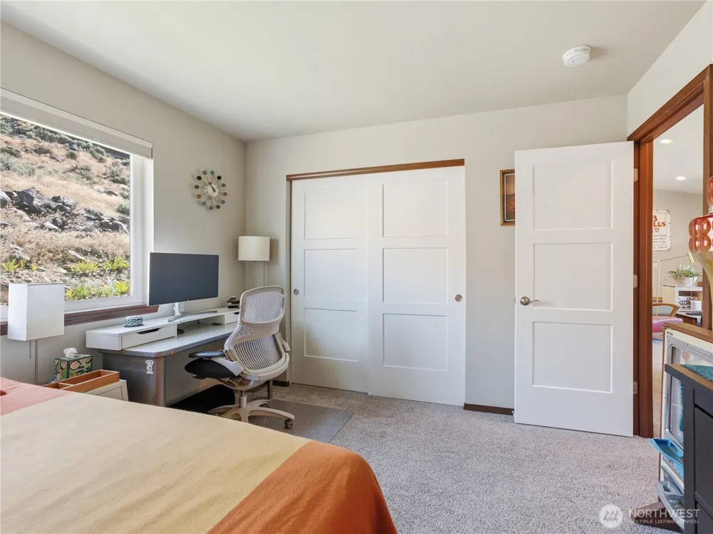 159 George Loop Rock Island, WA 98850
