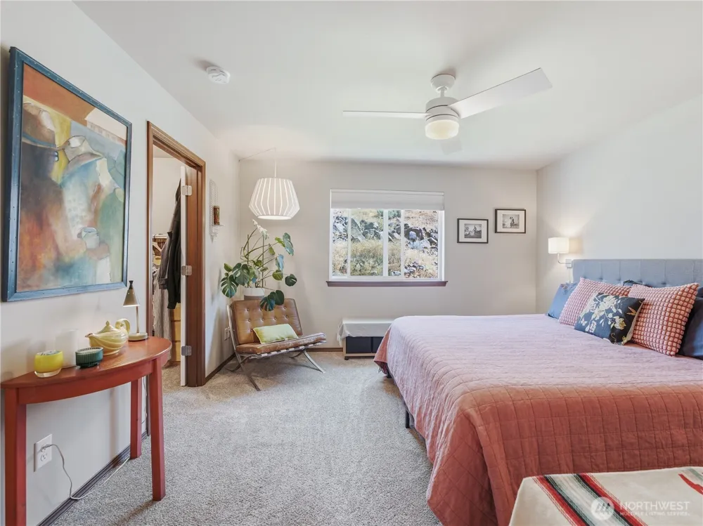 159 George Loop Rock Island, WA 98850