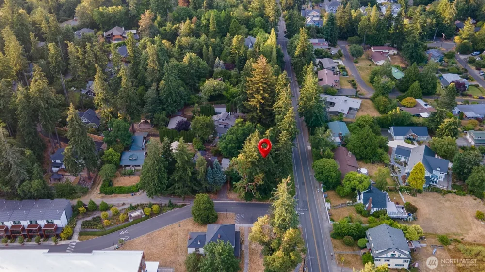 868 Gilmore Way NE Bainbridge Island, WA 98110