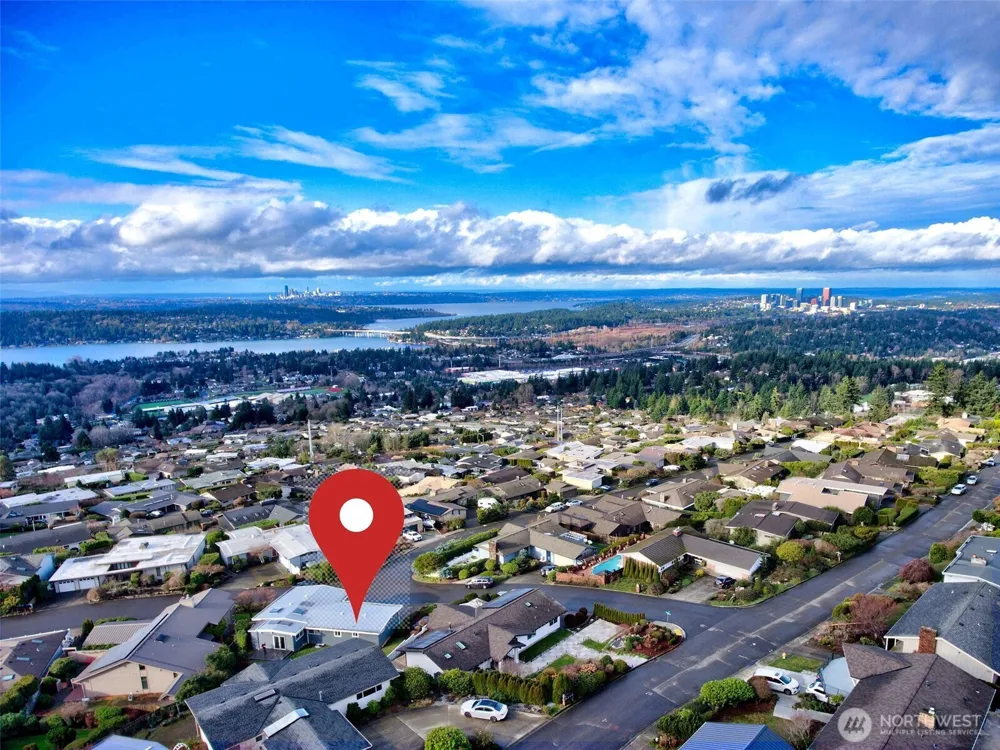 13901 Somerset Lane SE Bellevue, WA 98006