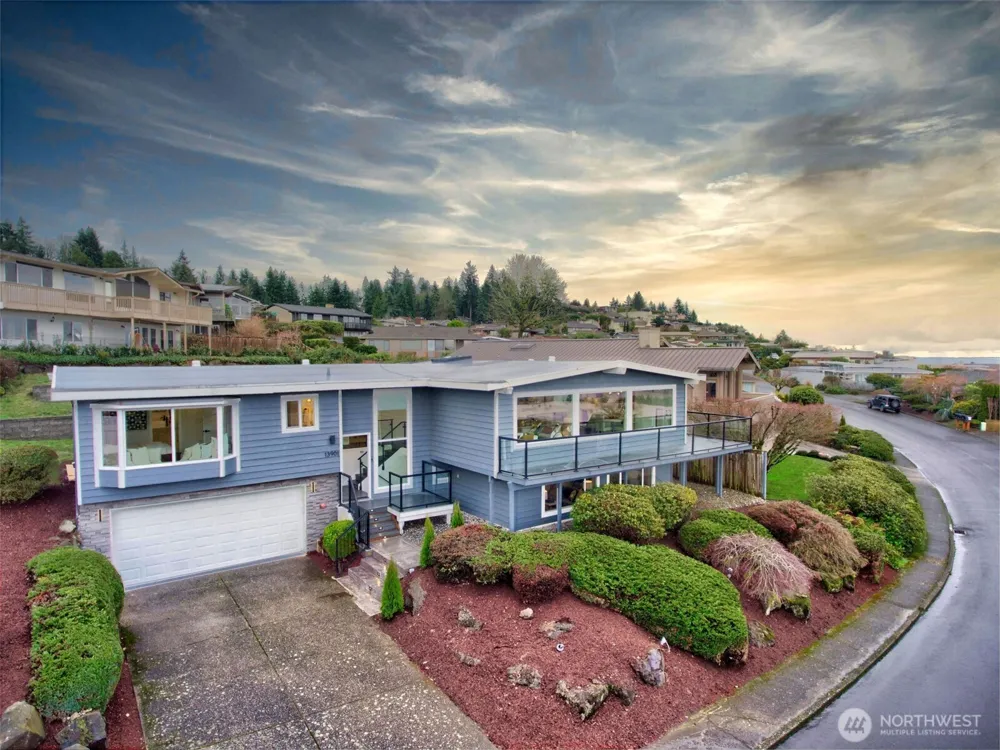 13901 Somerset Lane SE Bellevue, WA 98006