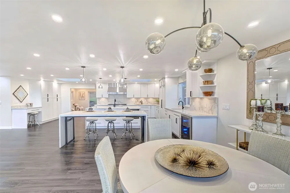 13901 Somerset Lane SE Bellevue, WA 98006