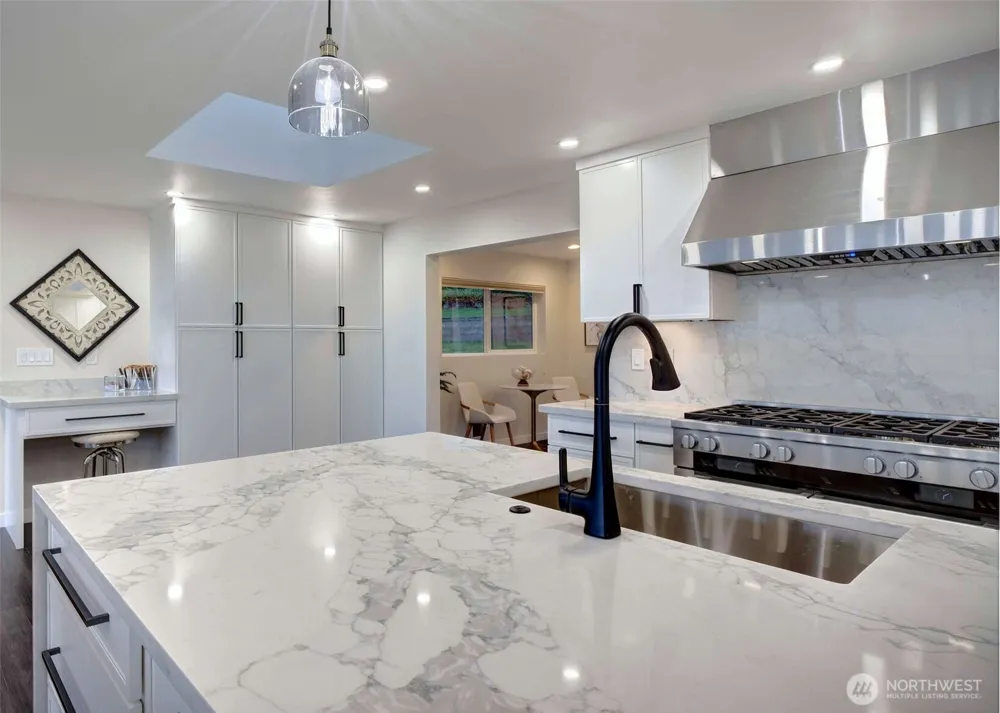 13901 Somerset Lane SE Bellevue, WA 98006