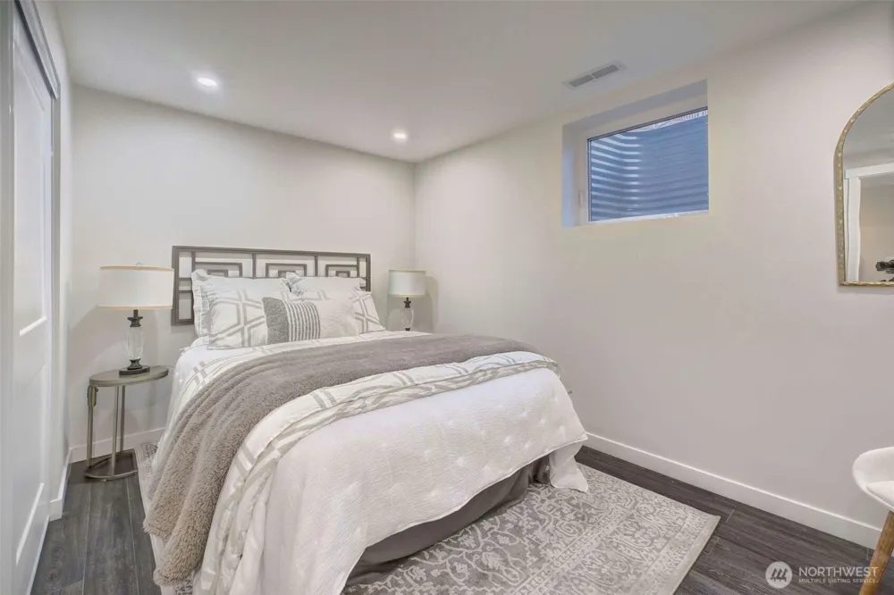 13901 Somerset Lane SE Bellevue, WA 98006