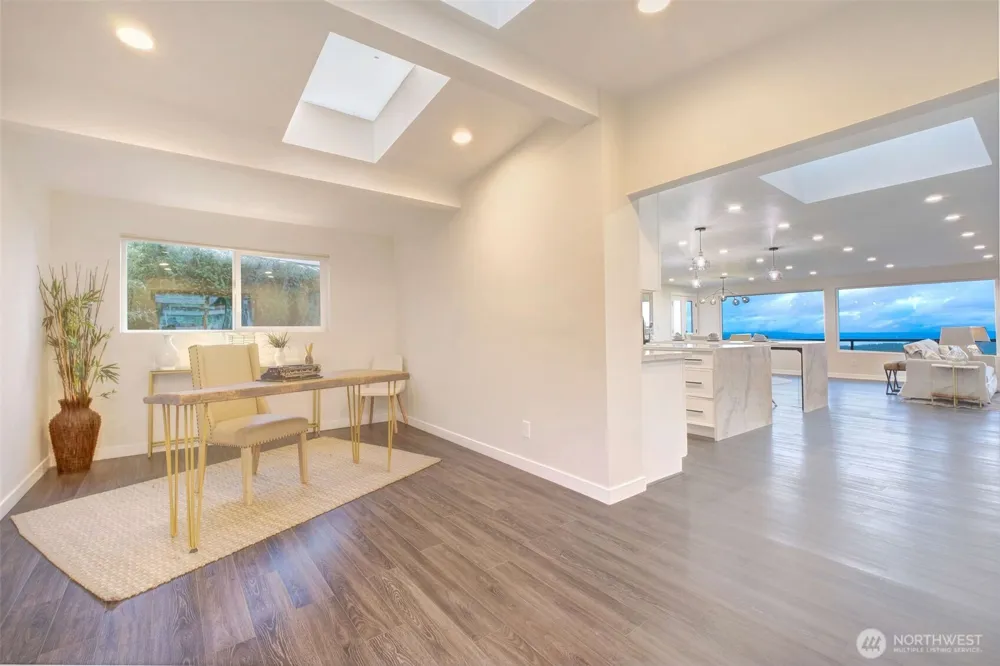 13901 Somerset Lane SE Bellevue, WA 98006