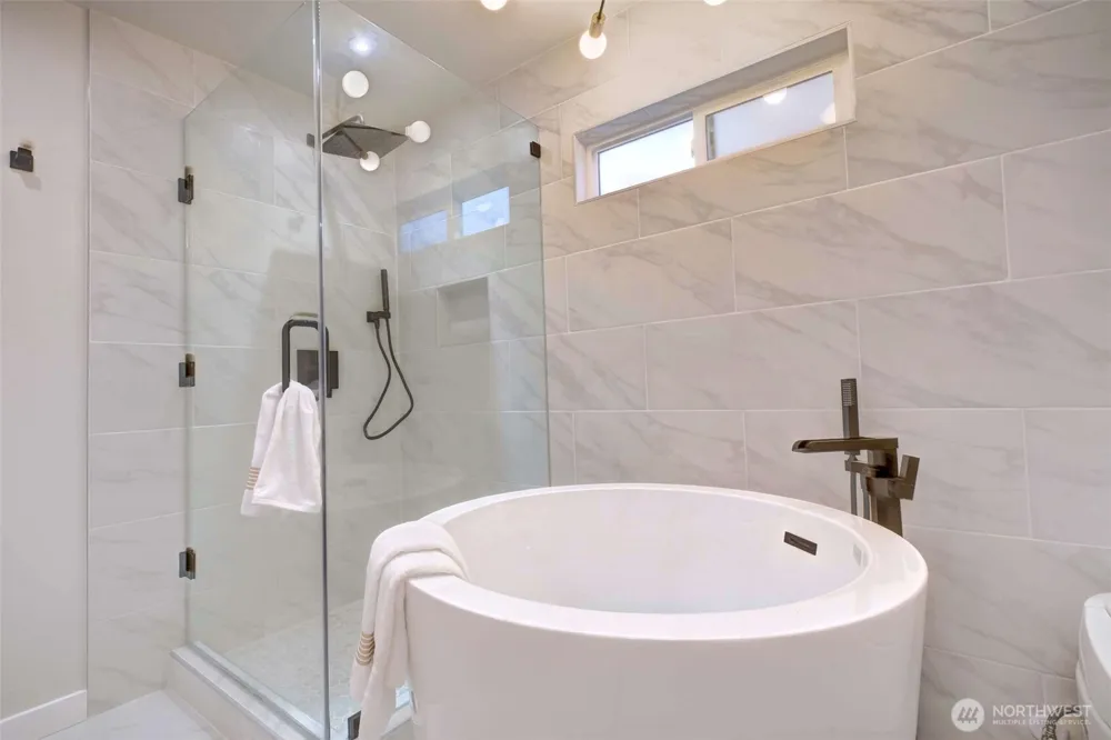 13901 Somerset Lane SE Bellevue, WA 98006