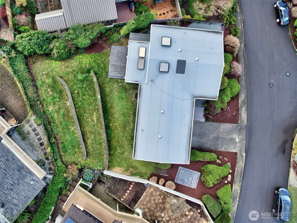 13901 Somerset Lane SE Bellevue, WA 98006