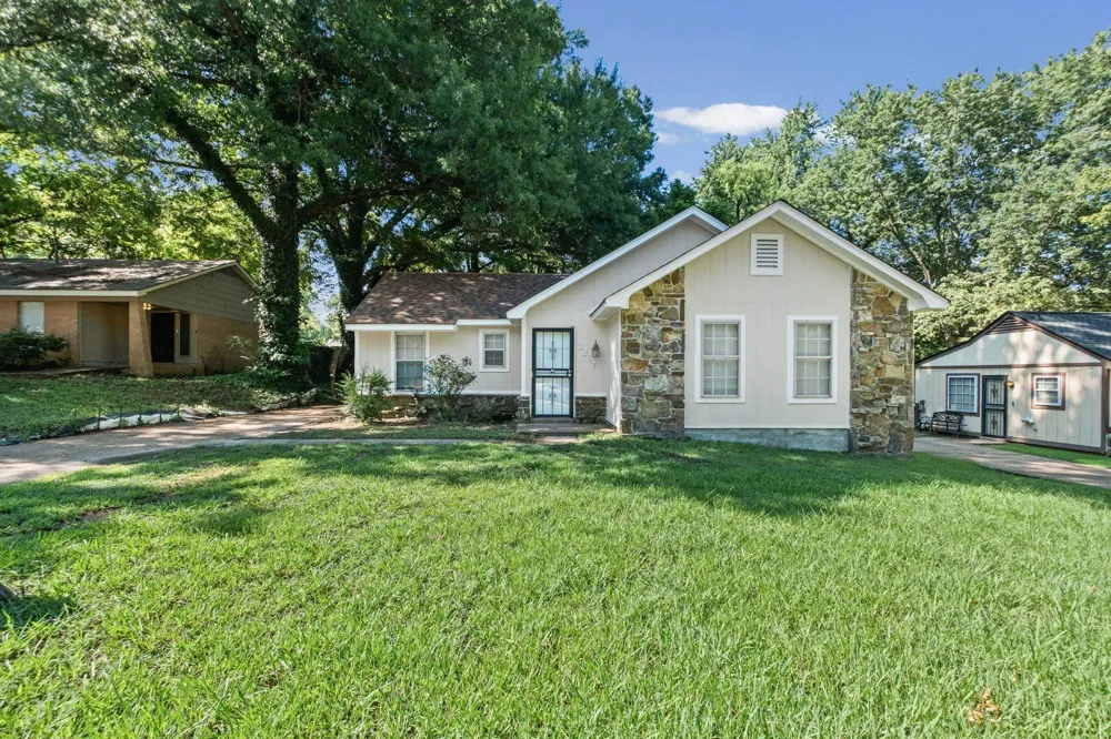 3887 HOUGHTON CV Memphis, TN 38128