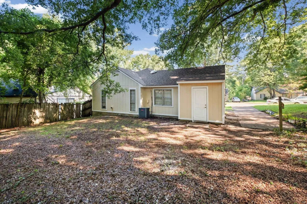 3887 HOUGHTON CV Memphis, TN 38128