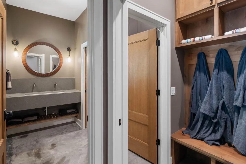 860 Windjammer Lane Orono, MN 55364