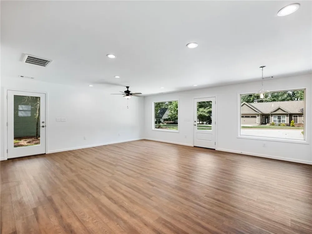 8083 Beachwood Drive Murrayville, GA 30564