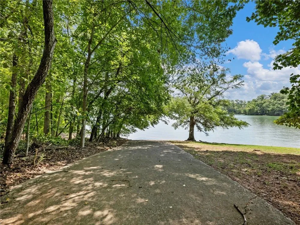 8083 Beachwood Drive Murrayville, GA 30564