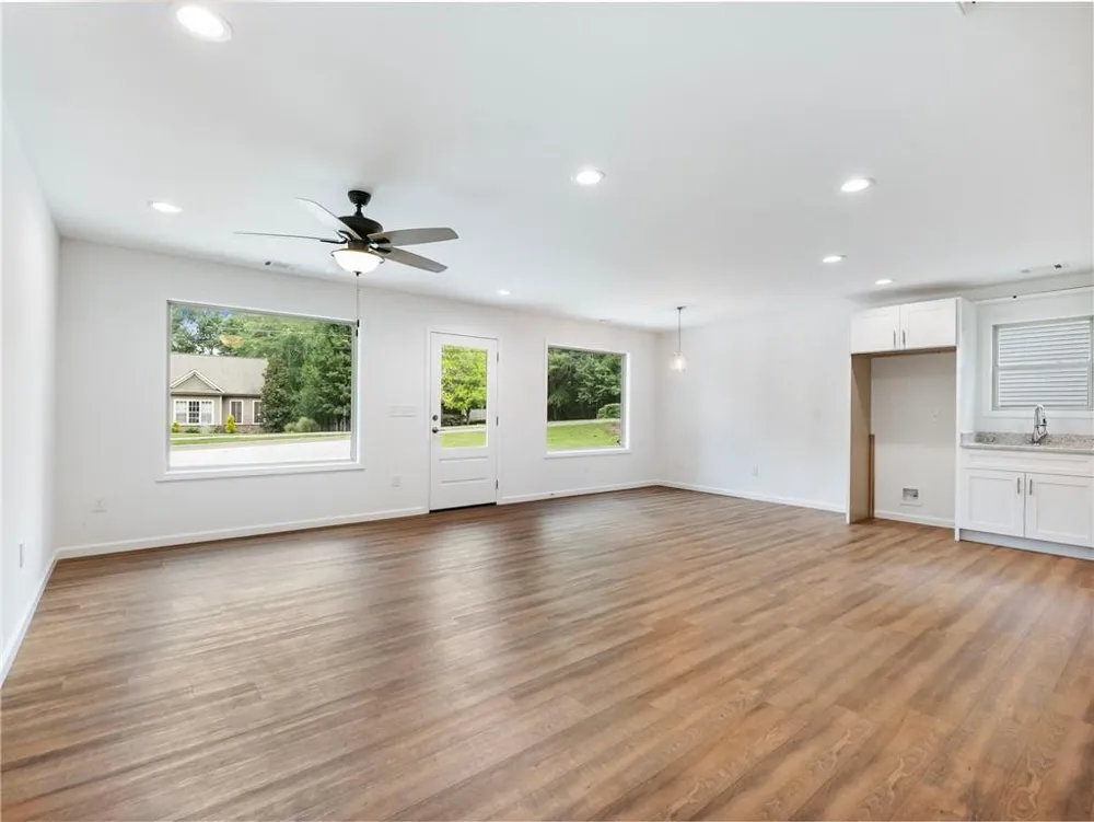8083 Beachwood Drive Murrayville, GA 30564