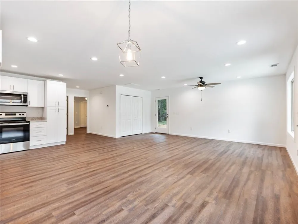 8083 Beachwood Drive Murrayville, GA 30564