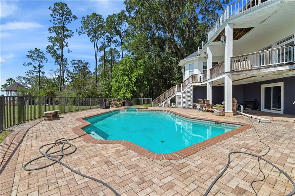 1854 Union Carbide Road Woodbine, GA 31569