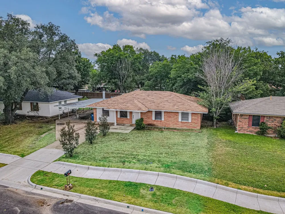 1409 Crestview Drive Kaufman, TX 75142