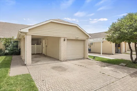 2504 Brook Hollow Court