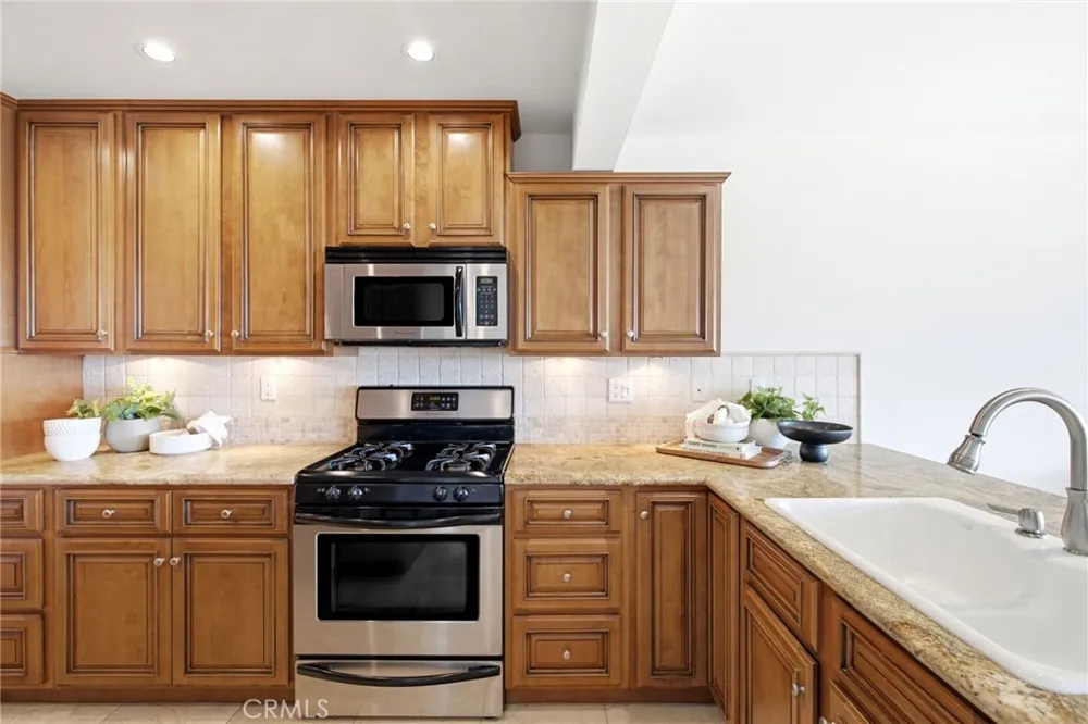 127 Avenida Adobe San Clemente, CA 92672