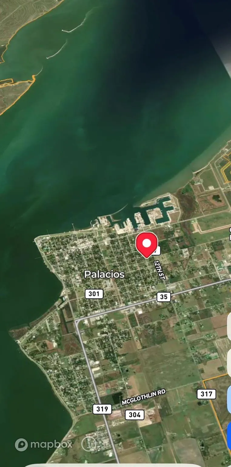 709 11 STREET Palacios, TX 77465