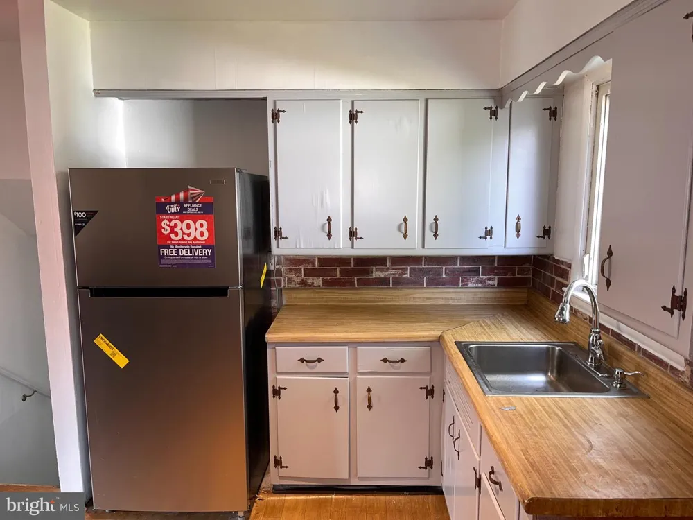 1145 LOWER FERRY ROAD Ewing, NJ 08618