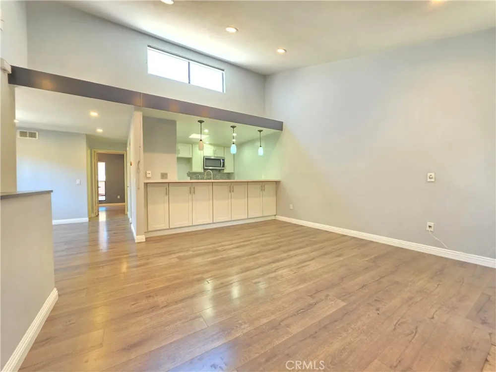 11107 Arminta Street #22 Sun Valley, CA 91352