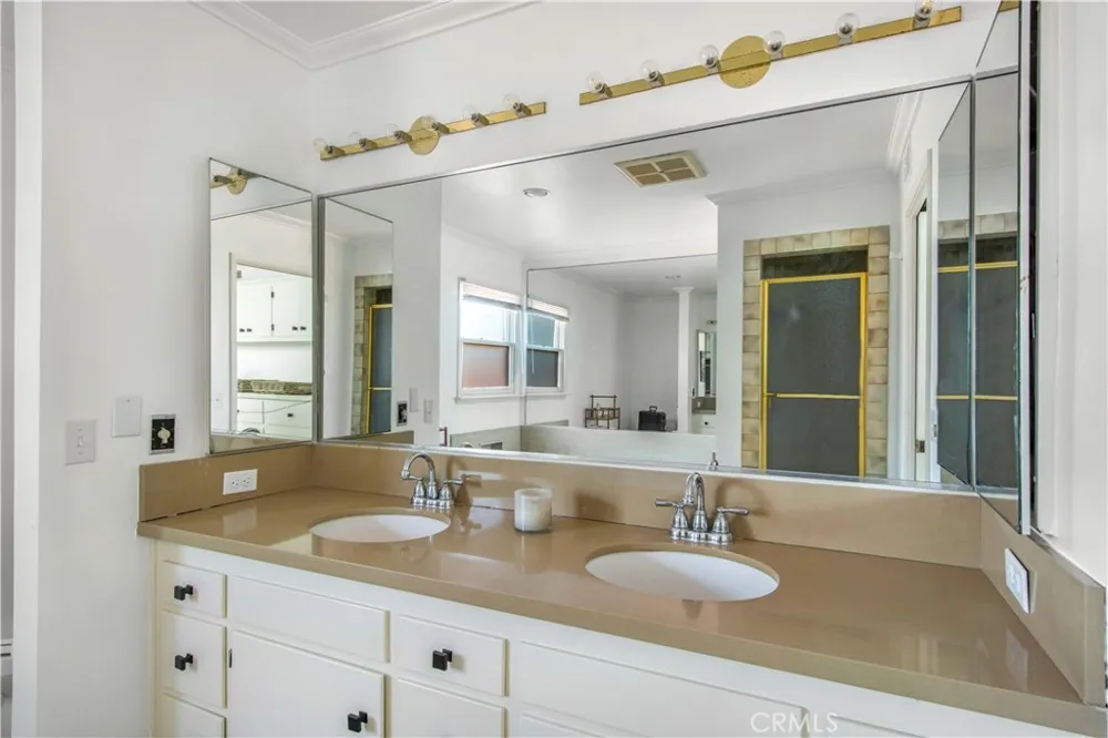 226 Via Koron Newport Beach, CA 92663