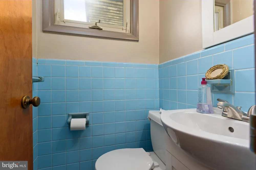 4216 RIDGE DRIVE Harrisburg, PA 17109