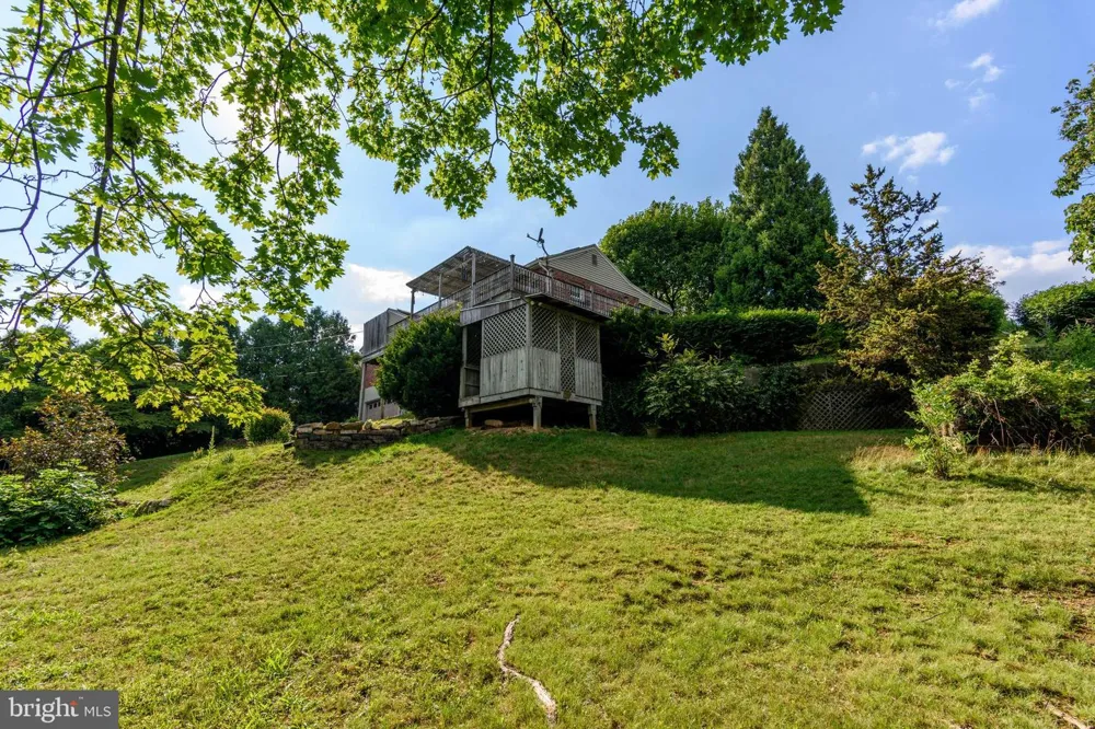 4216 RIDGE DRIVE Harrisburg, PA 17109