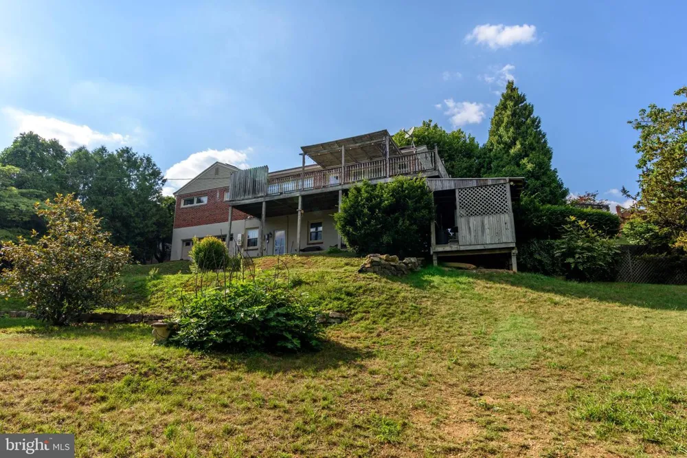 4216 RIDGE DRIVE Harrisburg, PA 17109