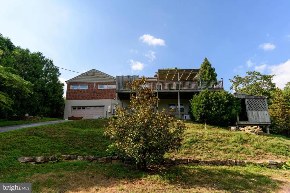 4216 RIDGE DRIVE Harrisburg, PA 17109