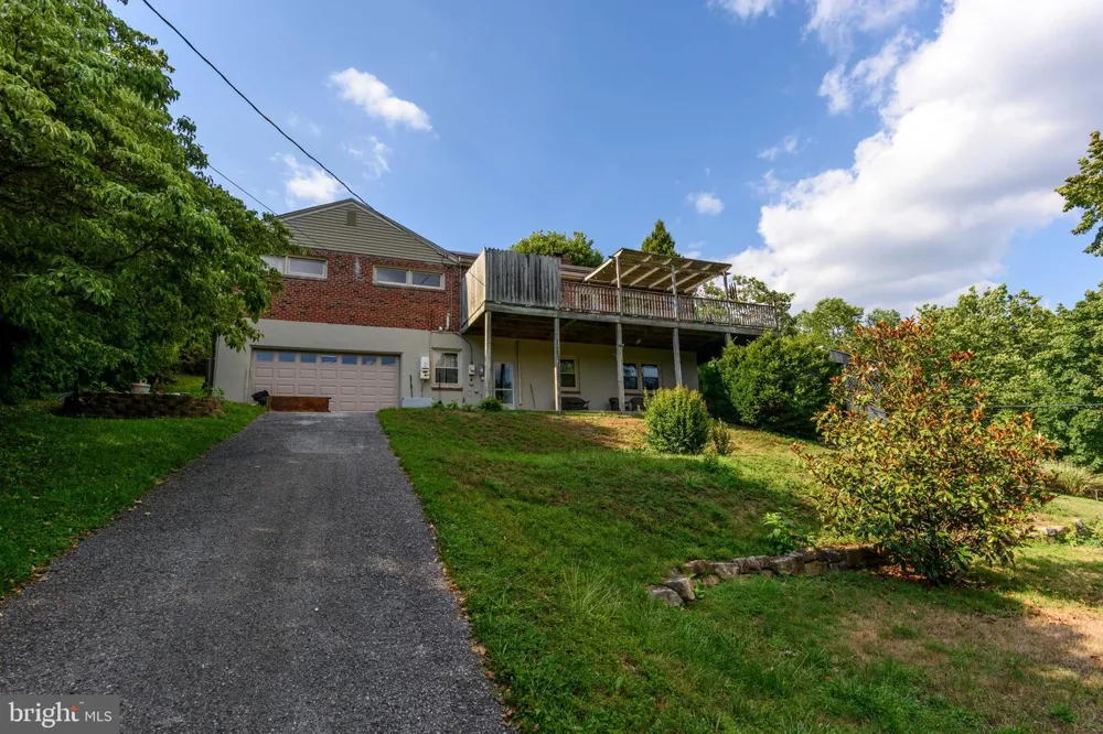 4216 RIDGE DRIVE Harrisburg, PA 17109