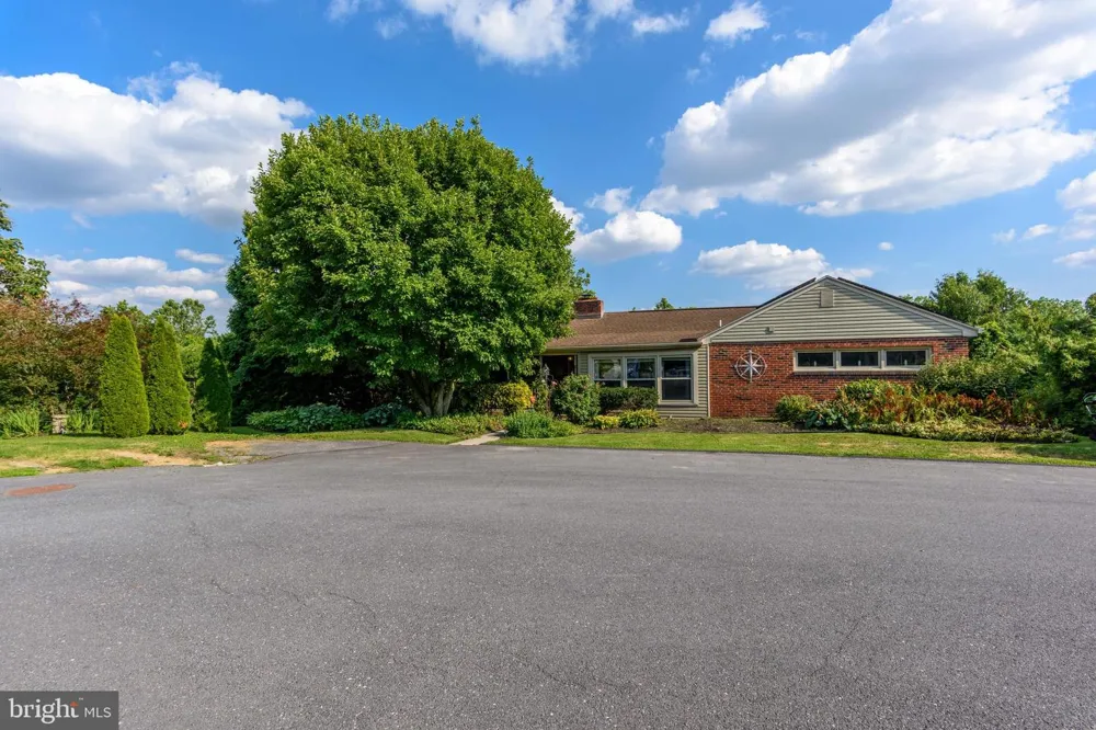 4216 RIDGE DRIVE Harrisburg, PA 17109