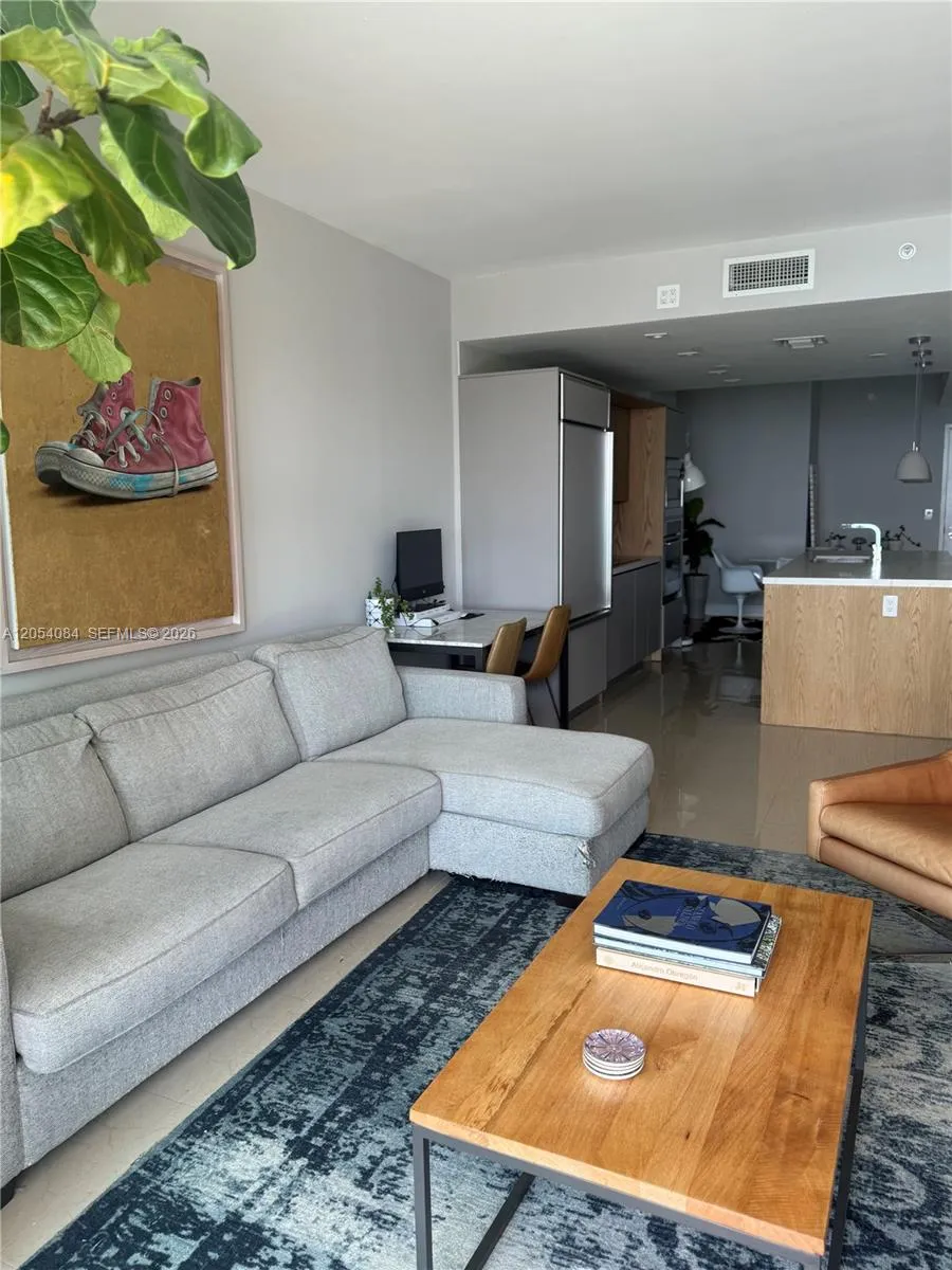 460 NE 28th St #803 Miami, FL 33137