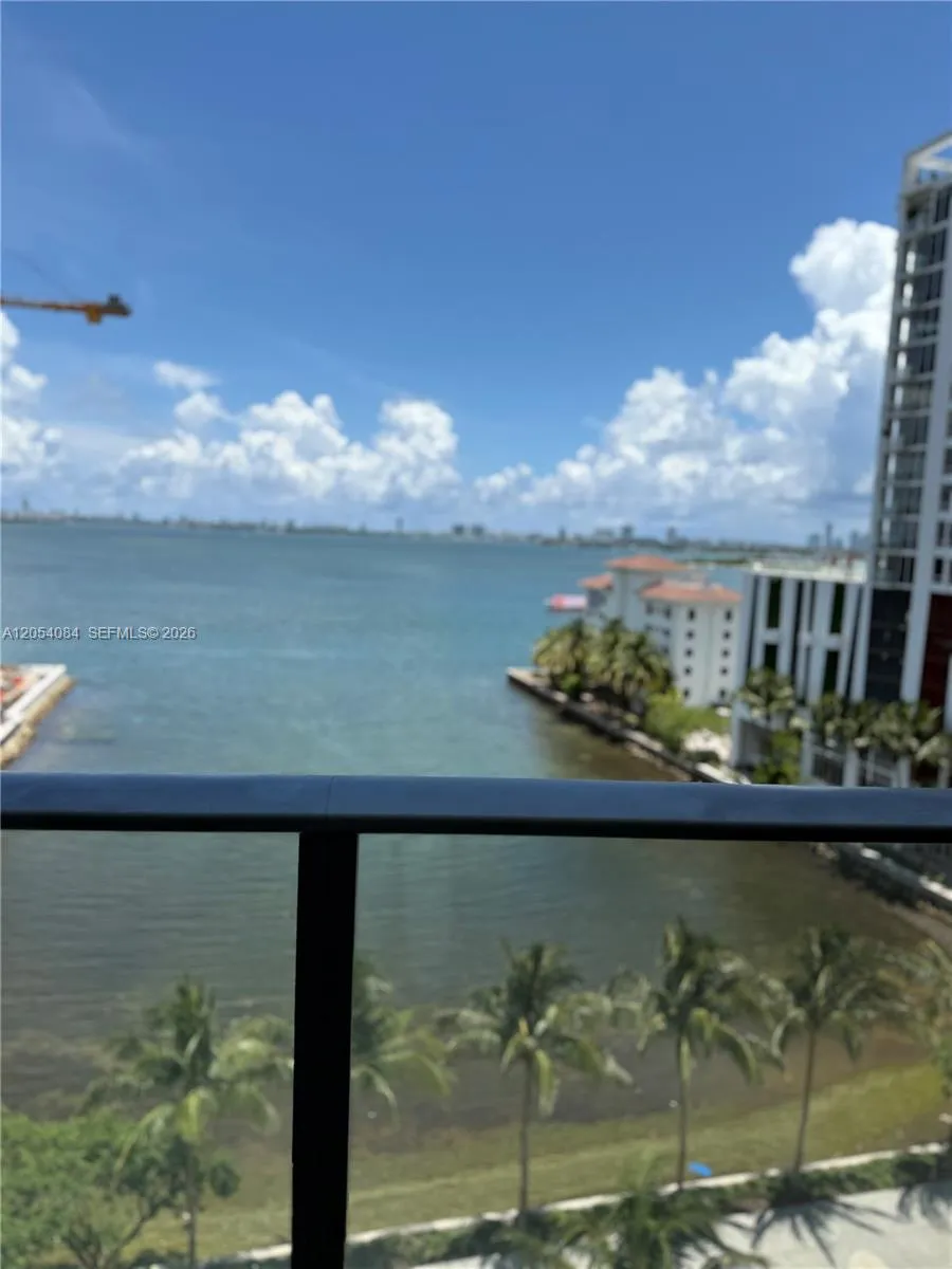460 NE 28th St #803 Miami, FL 33137