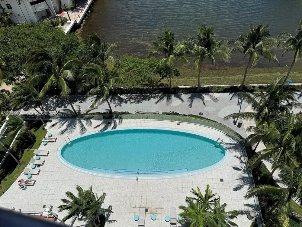 460 NE 28th St #803 Miami, FL 33137