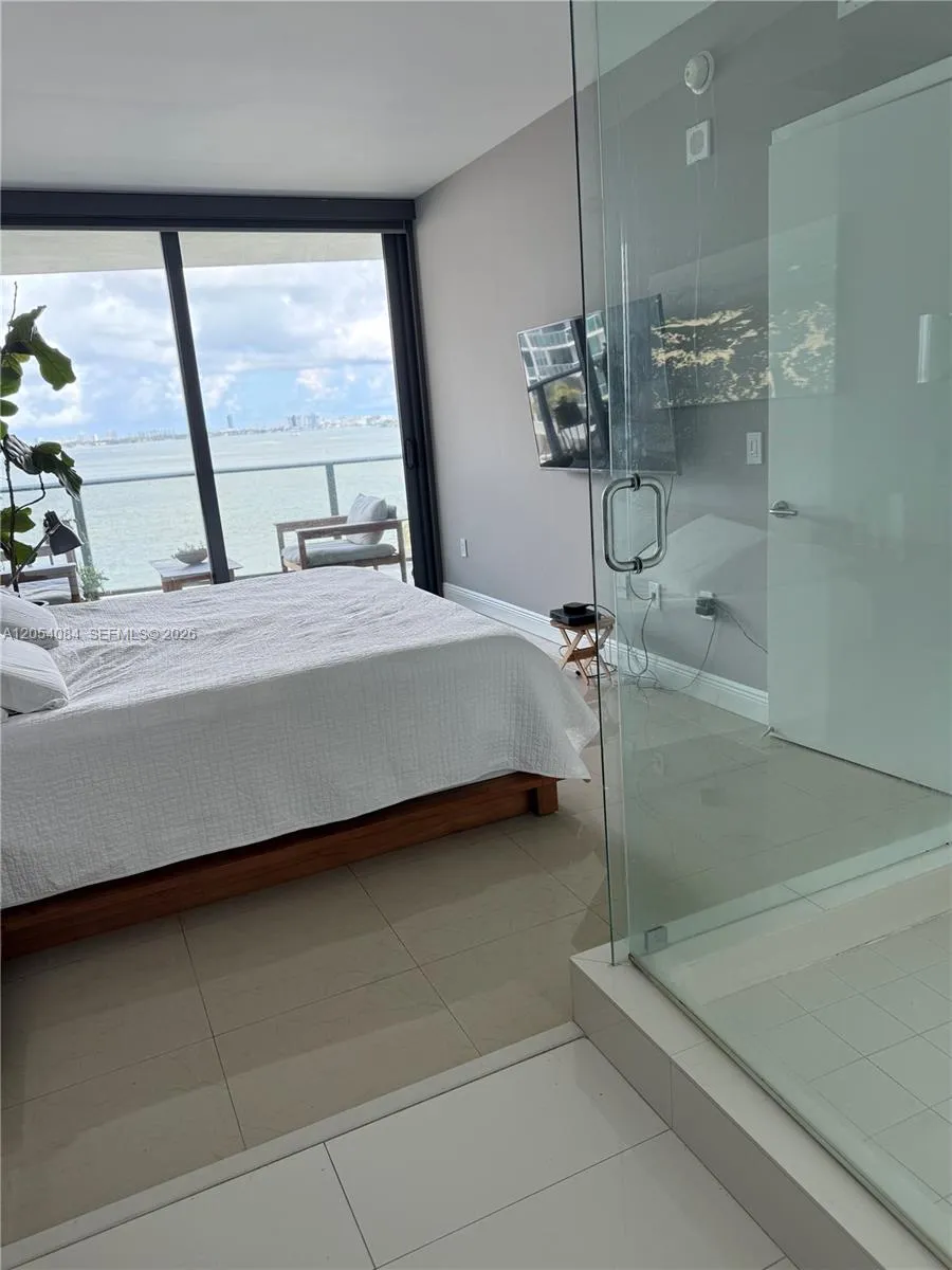 460 NE 28th St #803 Miami, FL 33137